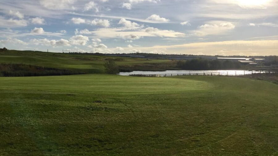Swadlincote Family Golf Centre - N1Golf - Lake