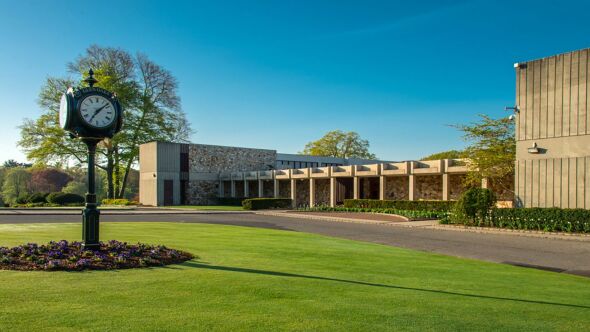 Glen Oaks Club: Clubhouse
