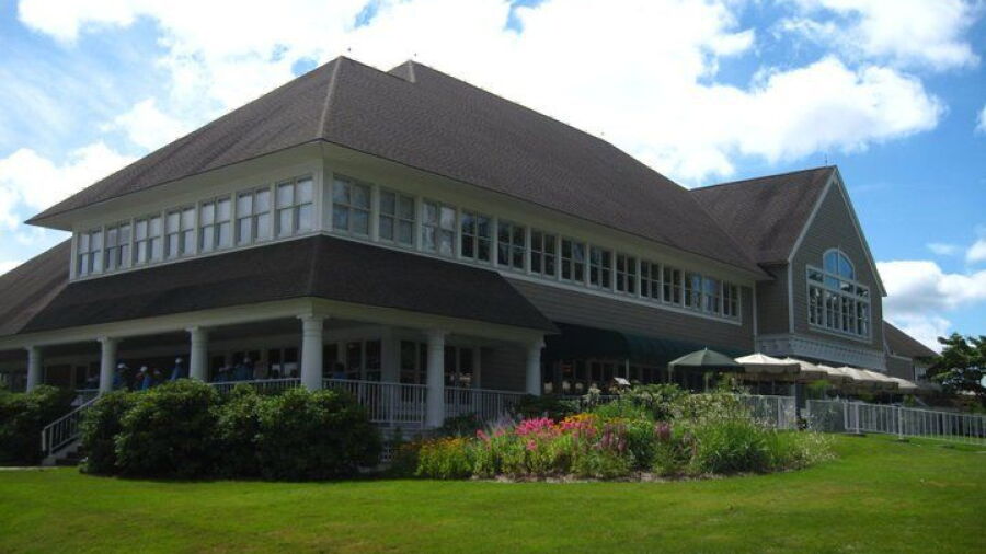 Egypt Valley CC: Clubhouse terrace