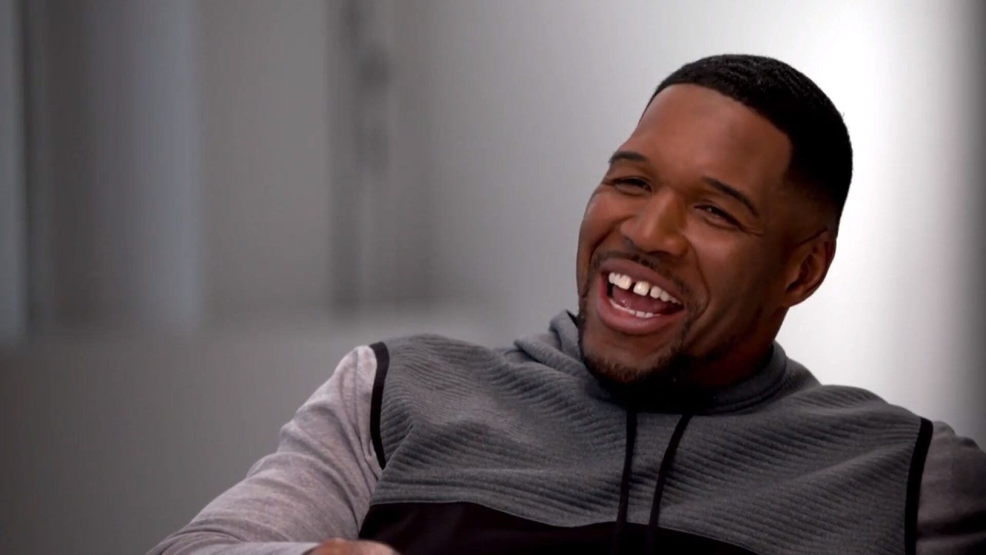 Michael Strahan Bonus Clip