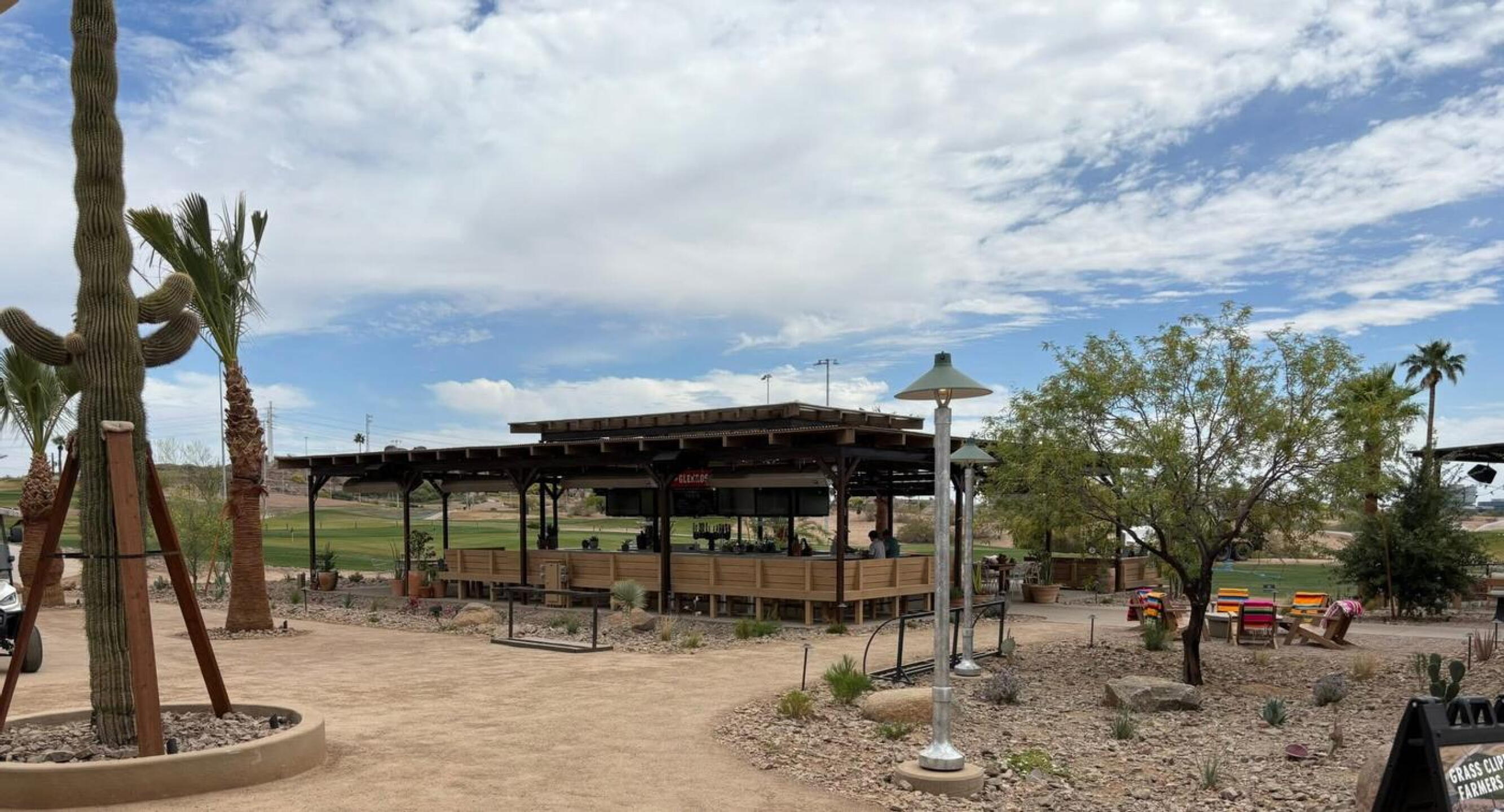 Outdoor bar (Photo submitted by Divadawg on 04/15/2025)