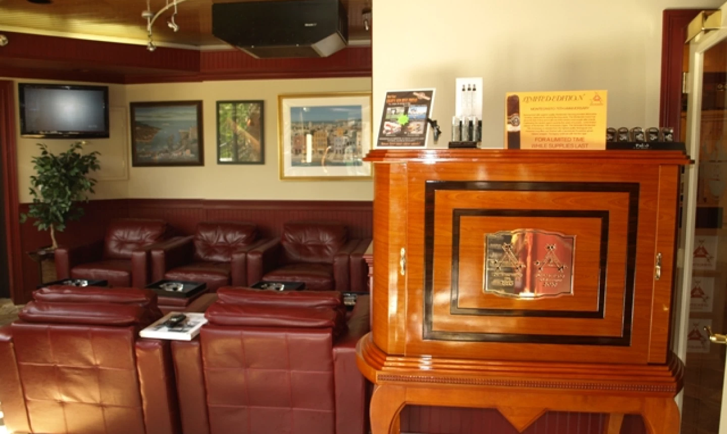 Smoke Inn Montecristo Lounge at PGA National