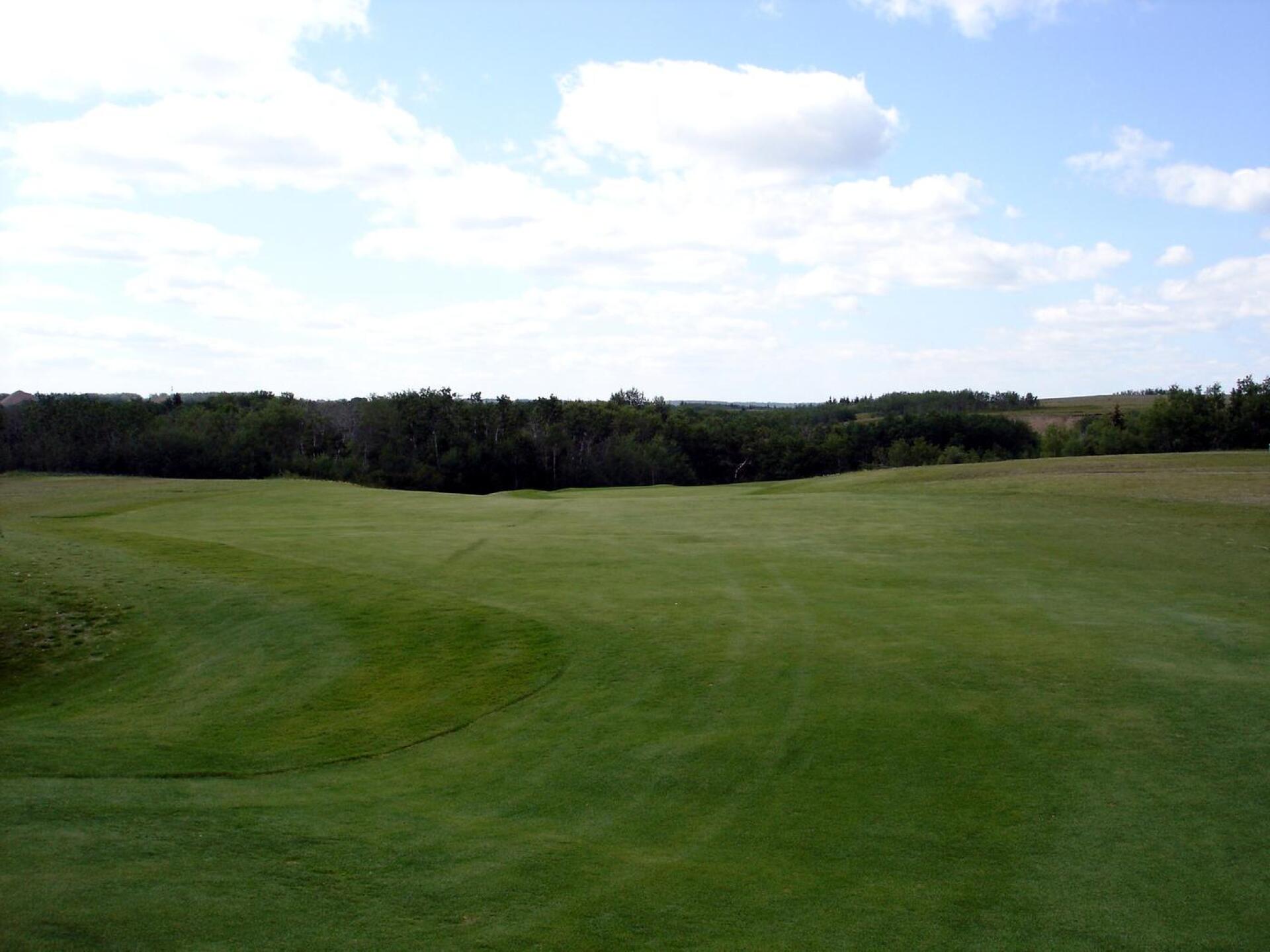 Elk Point G&CC, Hole 8, Par 4, 423 yds (Photo submitted by DYakimec on 04/02/2017)