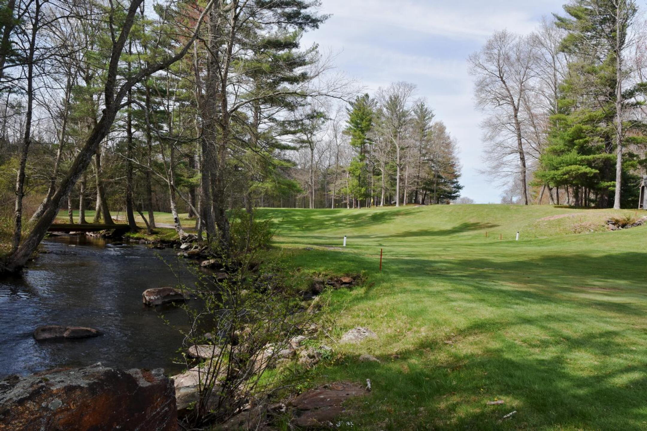 At sixteen, it is critical to find a clear angle into the green on the approach. That's easier said than done. (Photo submitted by AptlyLinked on 04/30/2026)