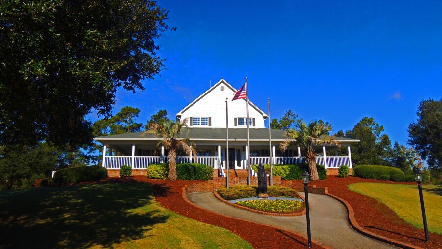 Black Bear golf course - clubhouse