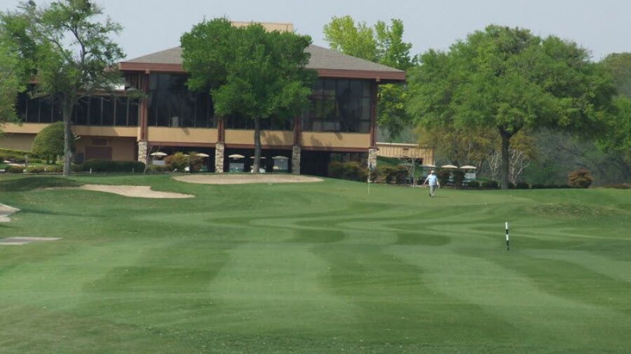 The Club at Los Rios