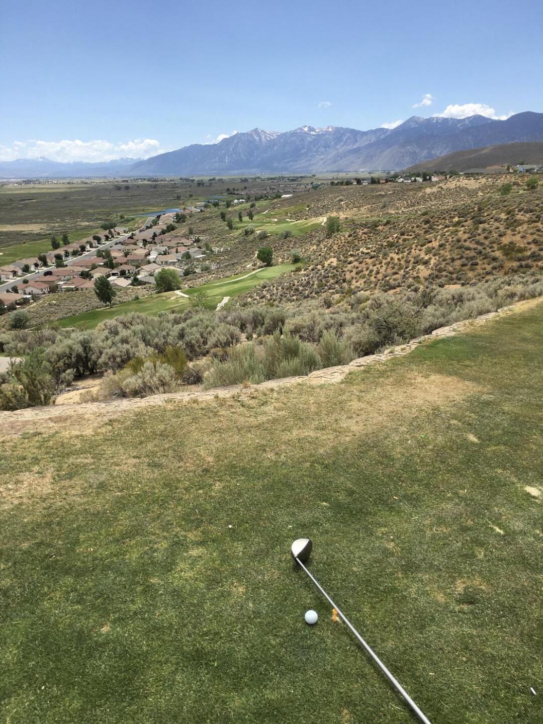 There is a fairway waaay down there, honest. (Photo submitted by Hoytbrej on 06/10/2021)