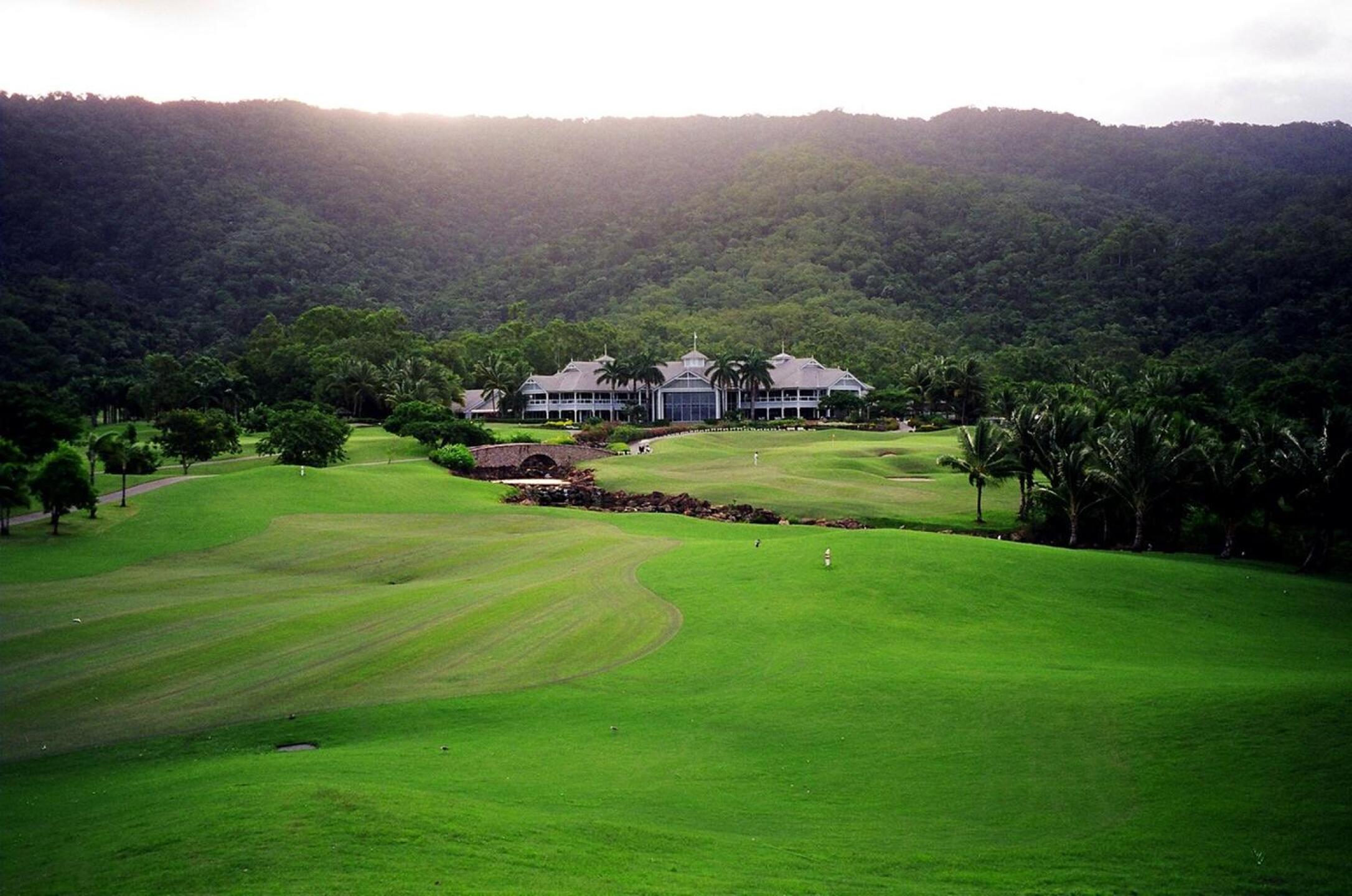 Paradise Palms GC, Hole 9, Par 5, 515m (Photo submitted by DYakimec on 09/15/2018)