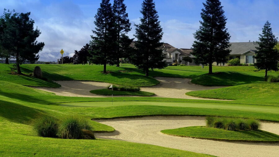 The Lincoln Hills GC: Clubhouse
