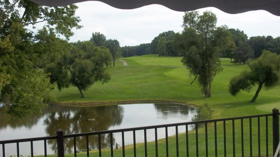 Thornapple Creek GC: clubhouse (patio)