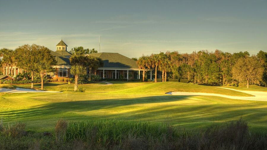 Westchase GC: Clubhouse & #18