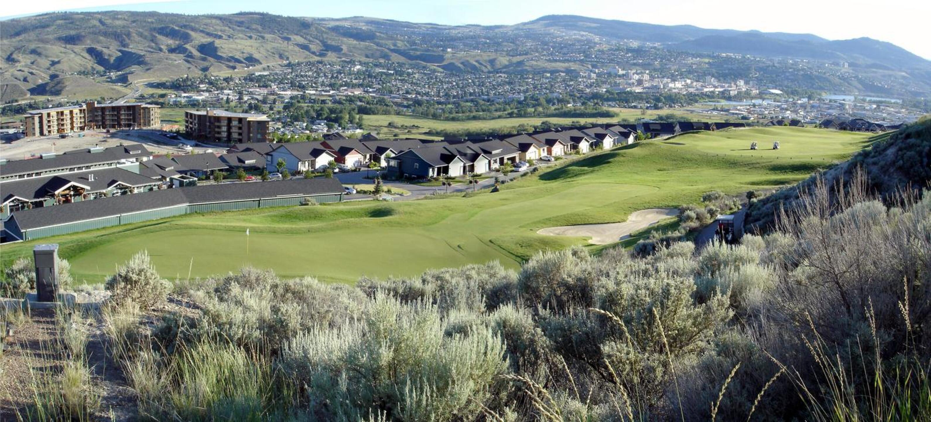 Sun Rivers Golf Resort, Hole 9, Par 4, 403 yds (Photo submitted by DYakimec on 08/26/2017)