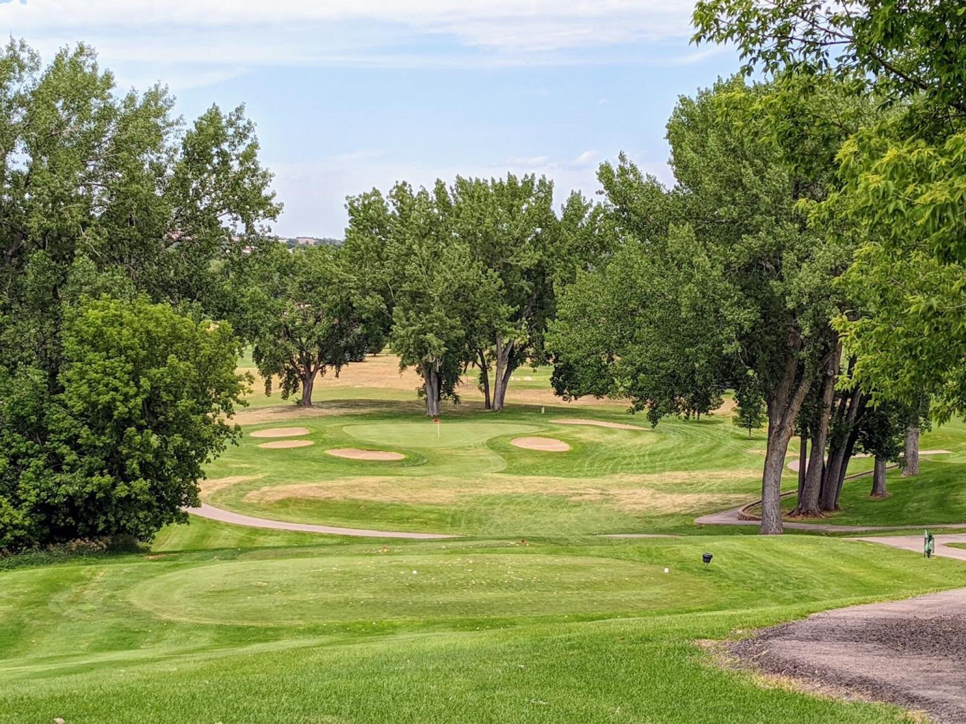 The downhill par 3 12th! (Photo submitted by GolferJake78 on 07/21/2022)