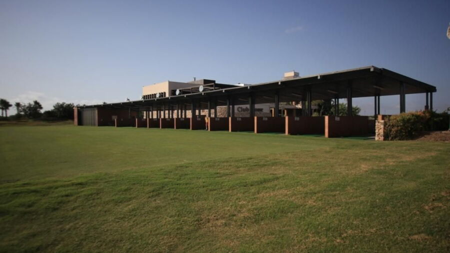 Roda Golf & Beach Resort: Driving range