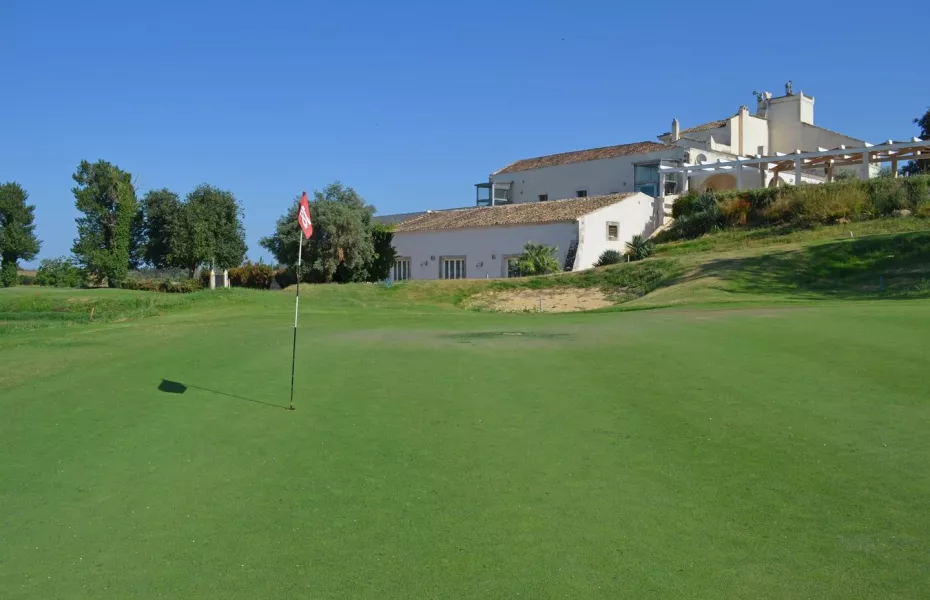 I Monasteri Golf Resort: #18