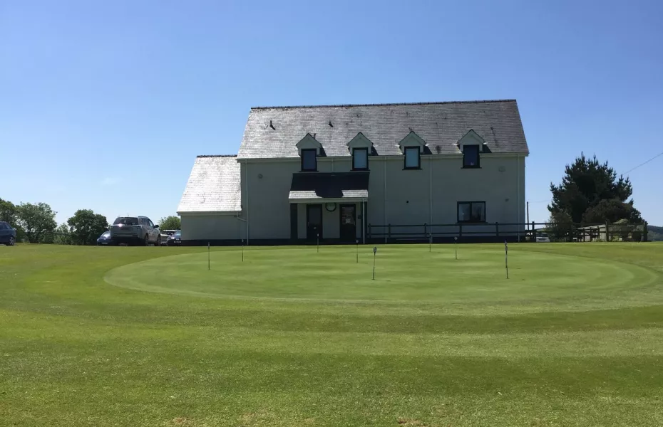 Derllys Court GC: Clubhouse & practice area