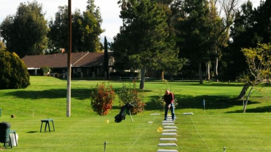 Jurupa Hills CC: Driving range