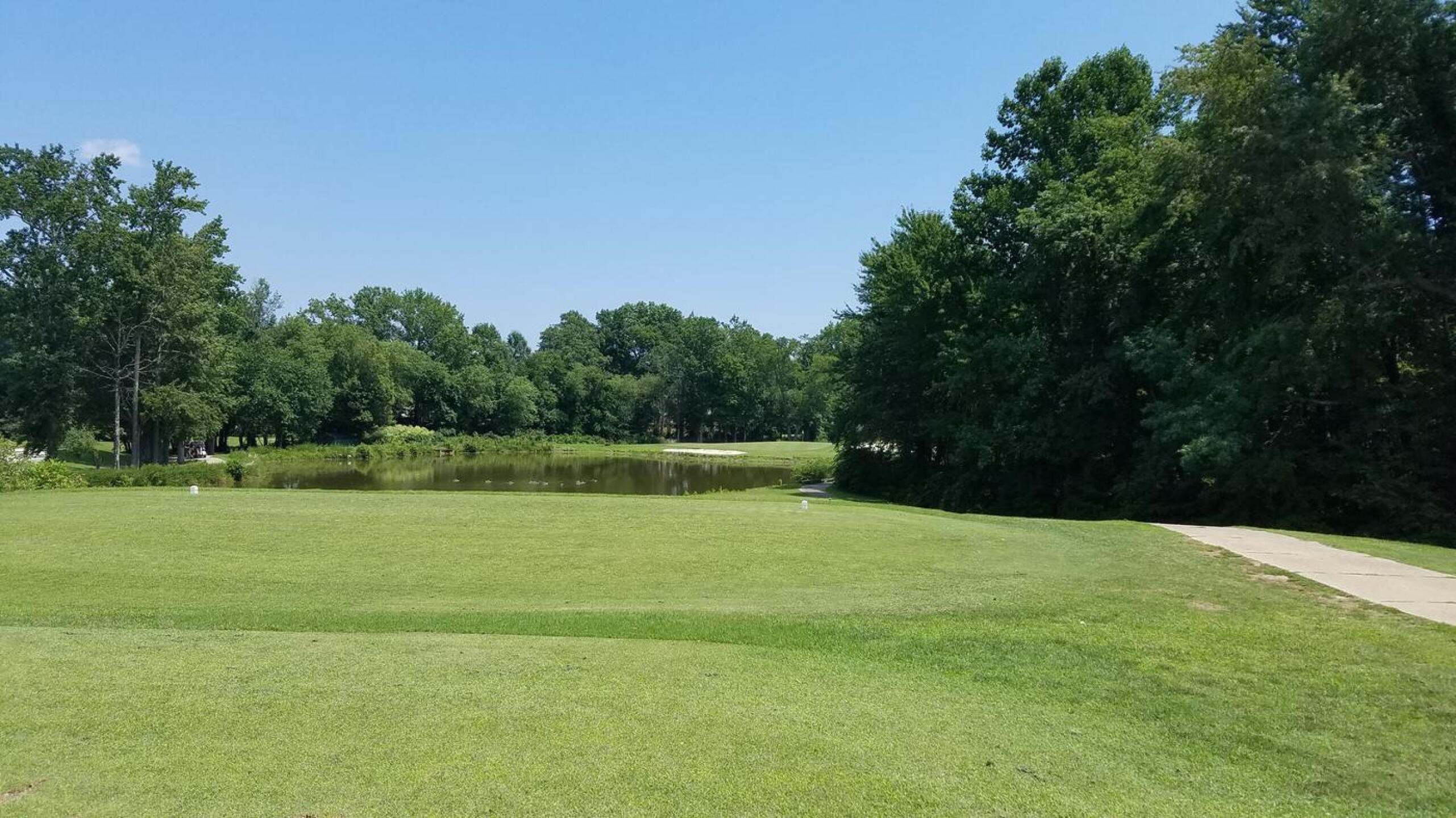 Hole 11 Tee (Photo submitted by swordbird22 on 07/31/2017)