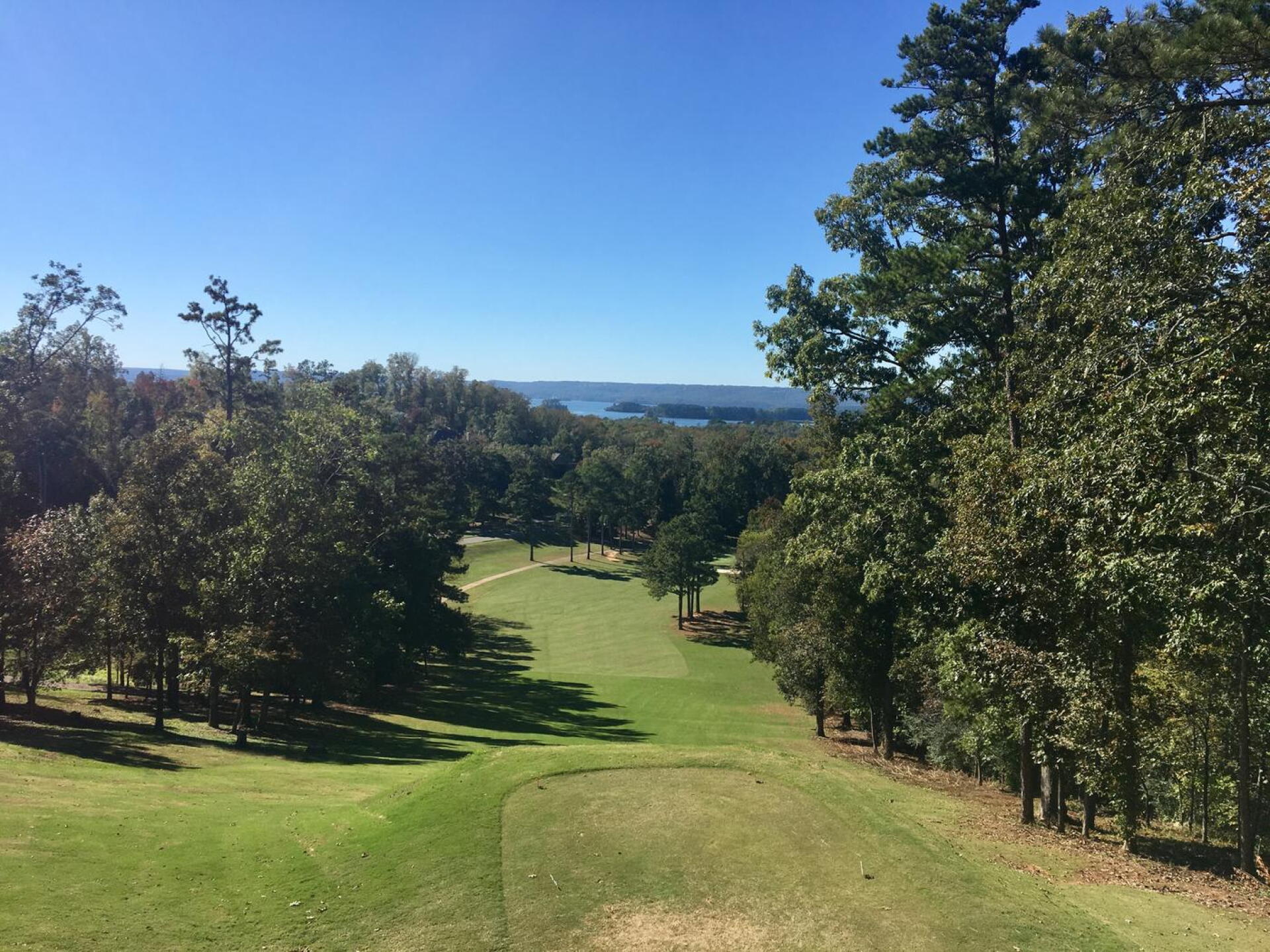 Par-4 second tee box (Photo submitted by BrandonWebb on 10/26/2017)