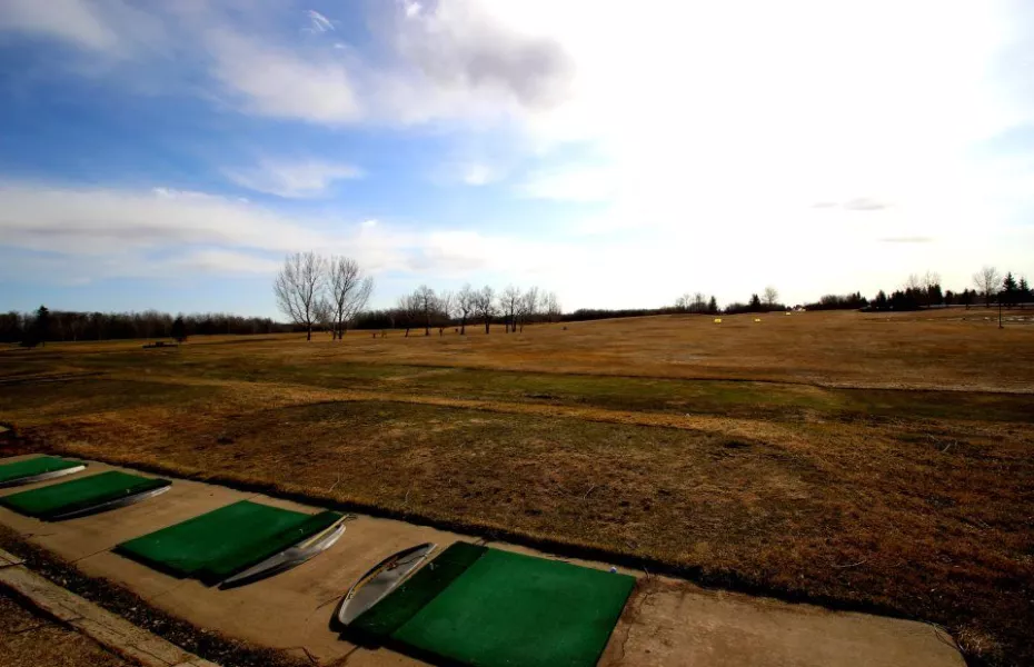 Wainwright GCC: Driving range
