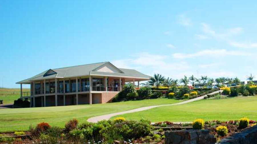 Emerald Downs GC: Clubhouse