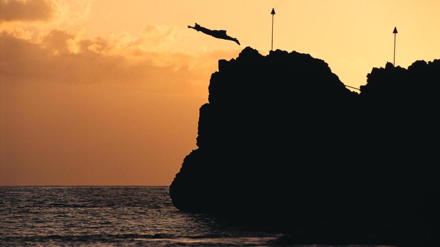 Sheraton Maui Resort & Spa - cliff divers