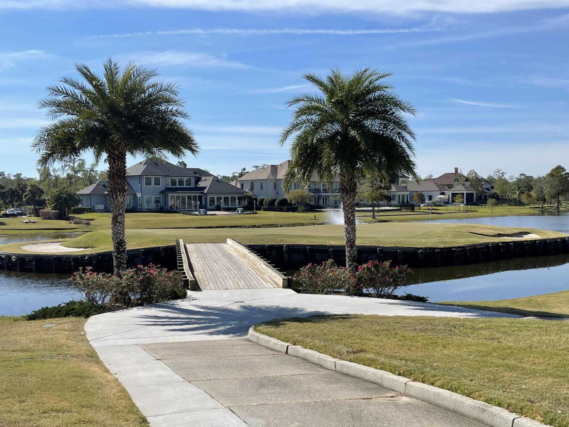 The island green on a par 5 (Photo submitted by allergydoc on 11/10/2021)