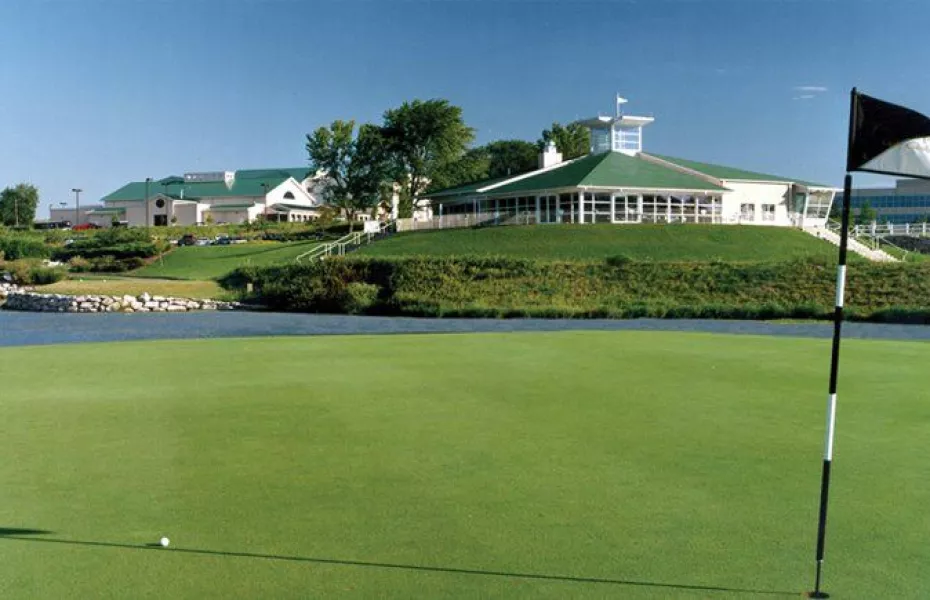 Adams Pointe GC: clubhouse