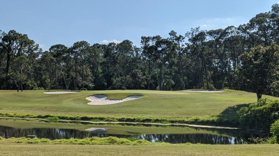 Disney's Magnolia course - Mickey Mouse bunker
