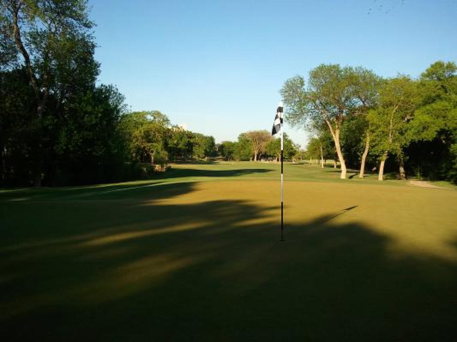 Par 4 #10 looking back toward the tee box from the green. (Photo submitted by mwaschka on 11/02/2012)
