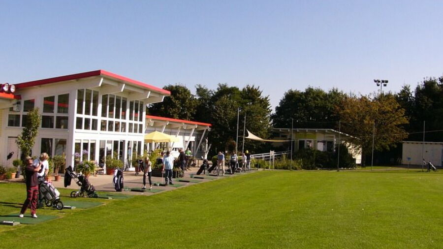 Universitaets GC Paderborn: Driving range