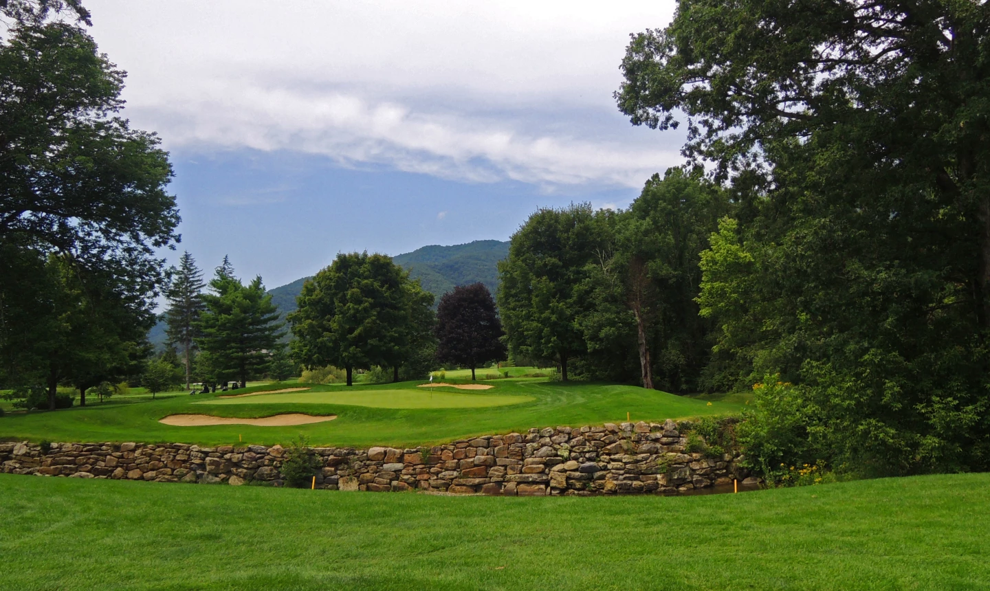 Greenbrier golf course - hole 11