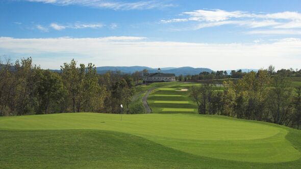 Blue Ridge Shadows GC: #10 & clubhouse
