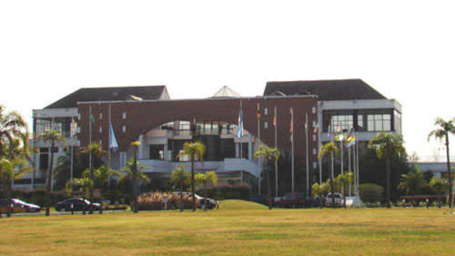 Marinas G: clubhouse