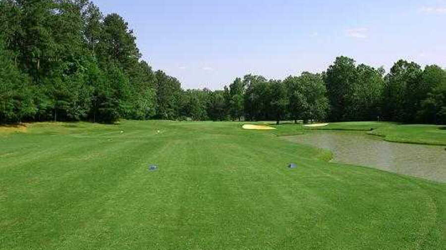 RiverPines GC - Par 3: #2