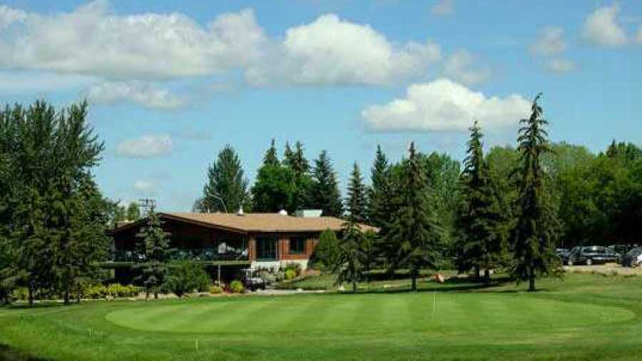 Leduc GCC: Clubhouse & #18