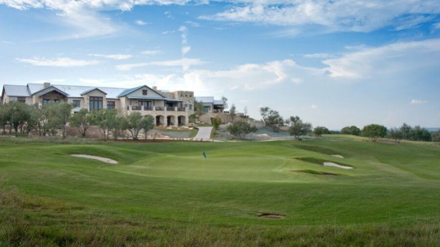 Cordillera Ranch GC: Clubhouse & green
