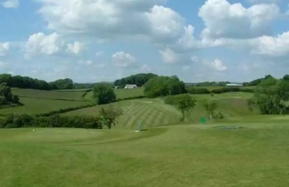 Coed-y-Mwstwr Golf Club: 1st tee