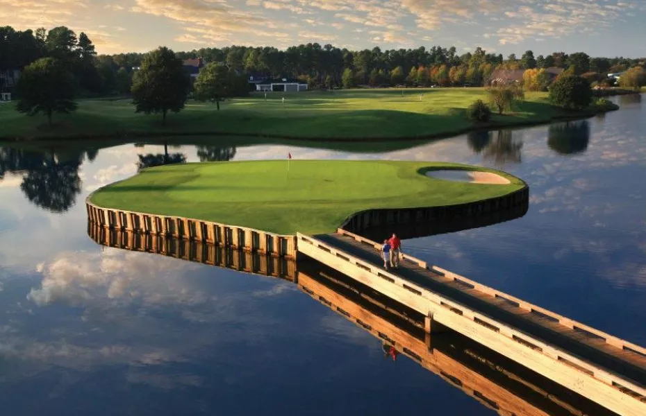 Highlands at Prestonwood CC: Island green