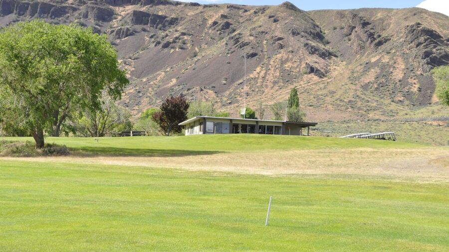Vic Meyers GC at Sun Lakes: Practice area