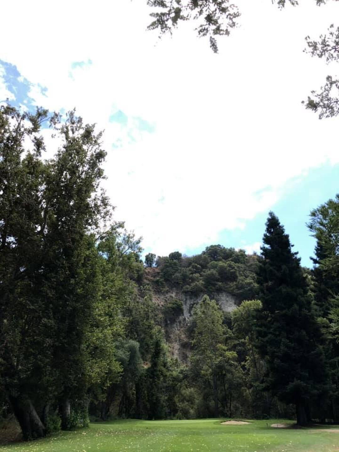 Beautiful Cliff (Photo submitted by hungkait on 08/15/2020)