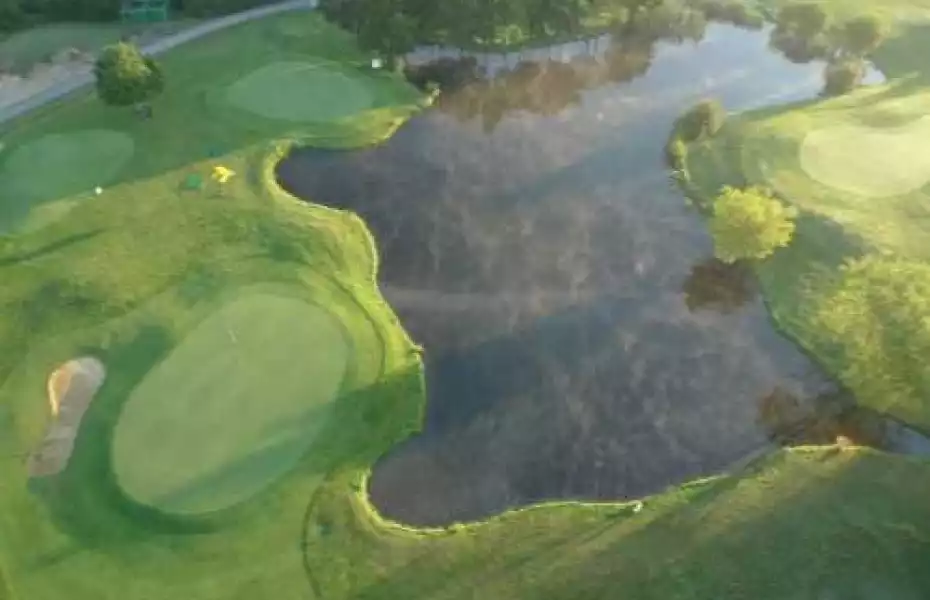 Billingbear Park GC: Aerial view