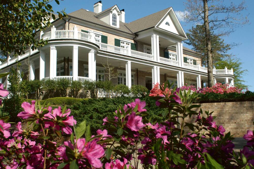 8 great golf courses and resorts offering clubhouse accommodations