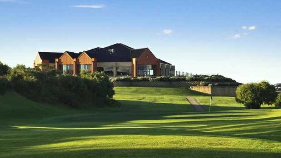 Albany GC: #18 & clubhouse