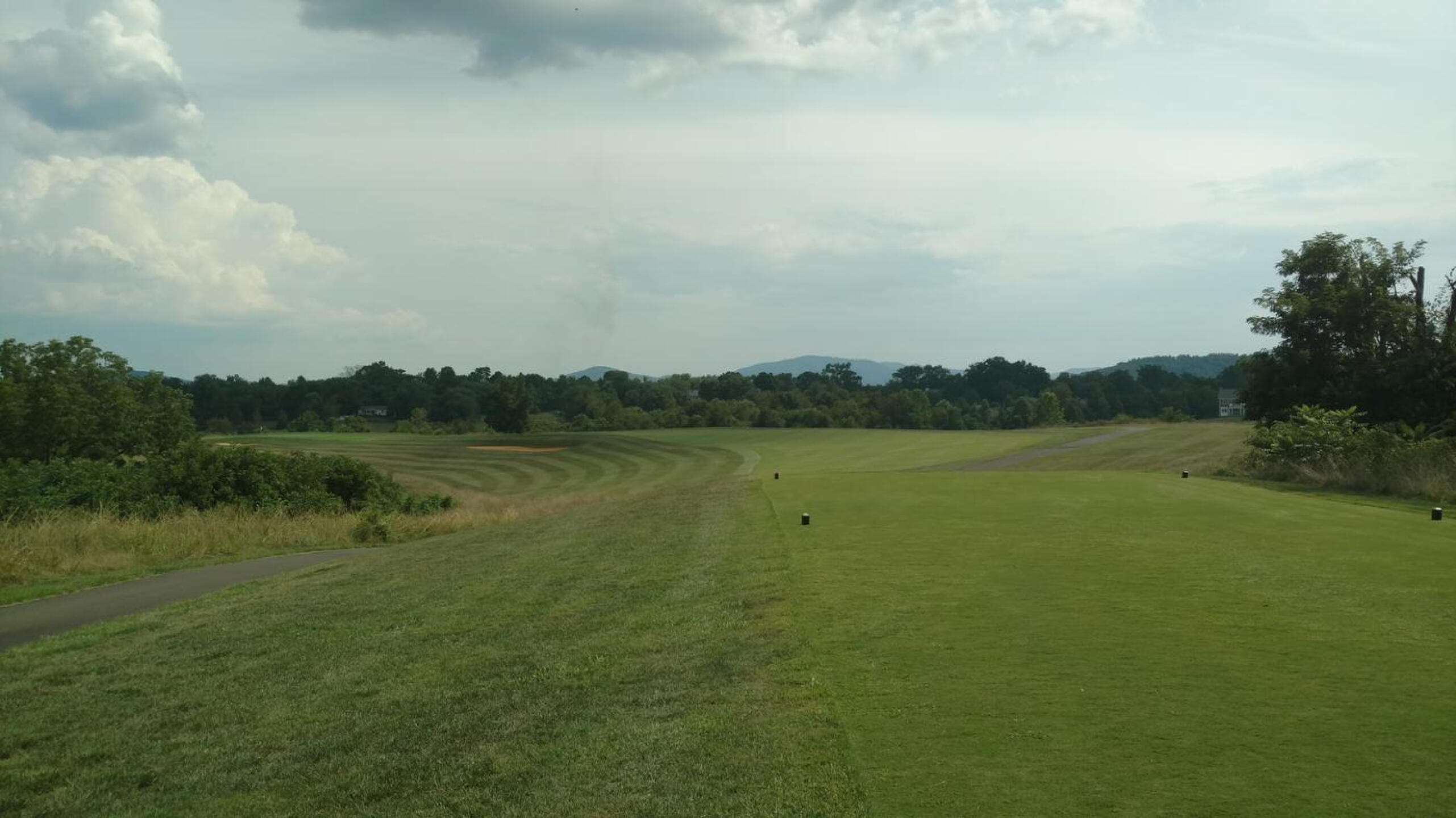 View from the 4th tee. Careful not to hit through the dogleg here. (Photo submitted by Back9Ben on 08/01/2017)