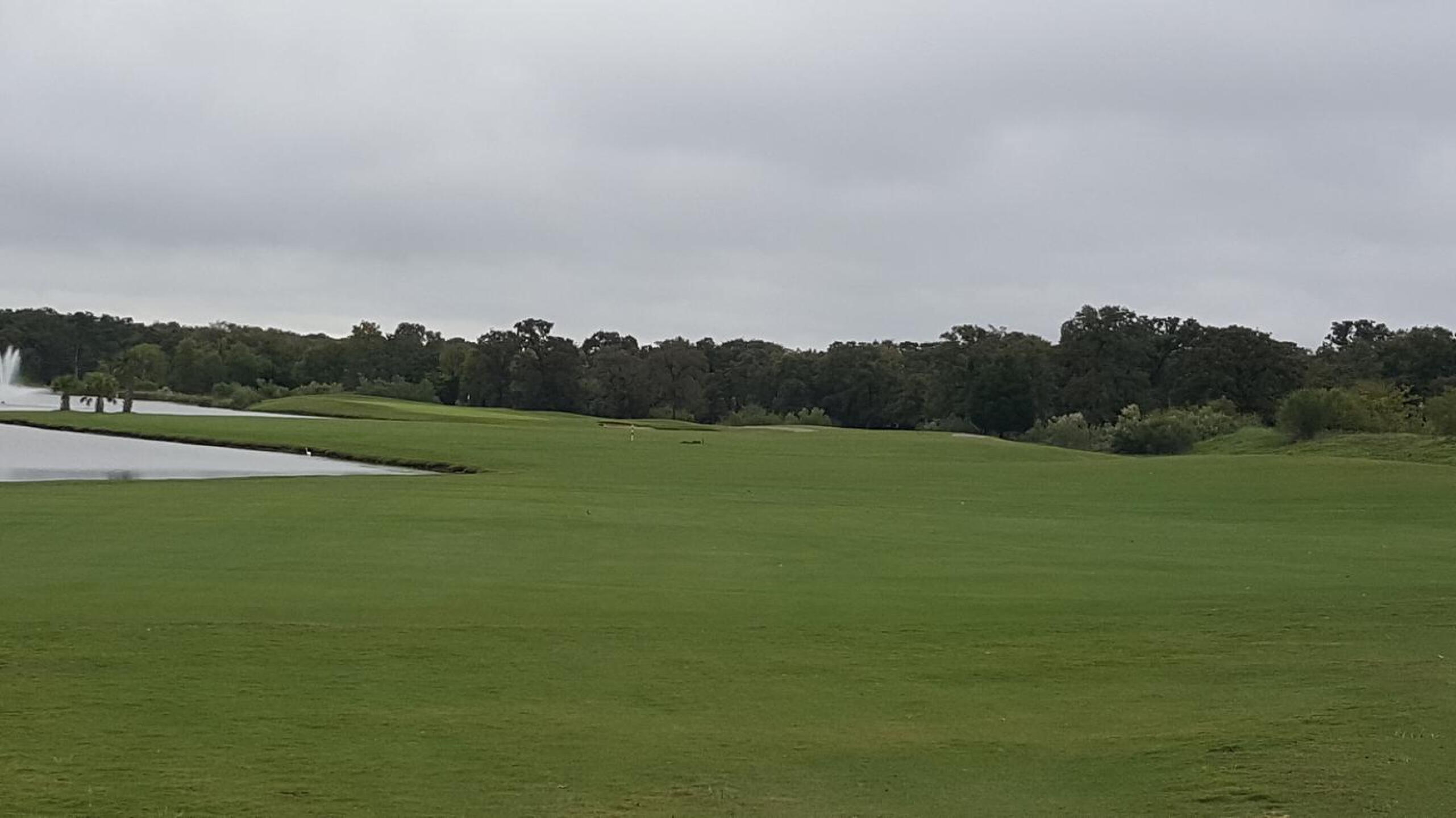 View of #1 from the tee box (Photo submitted by TXaggieGolfer on 11/03/2016)