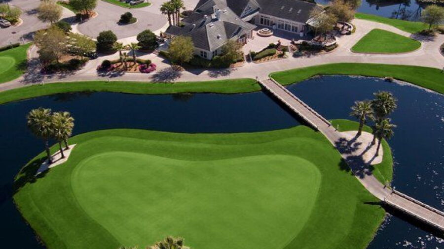 Eagle Harbor GC: Clubhouse (aerial)