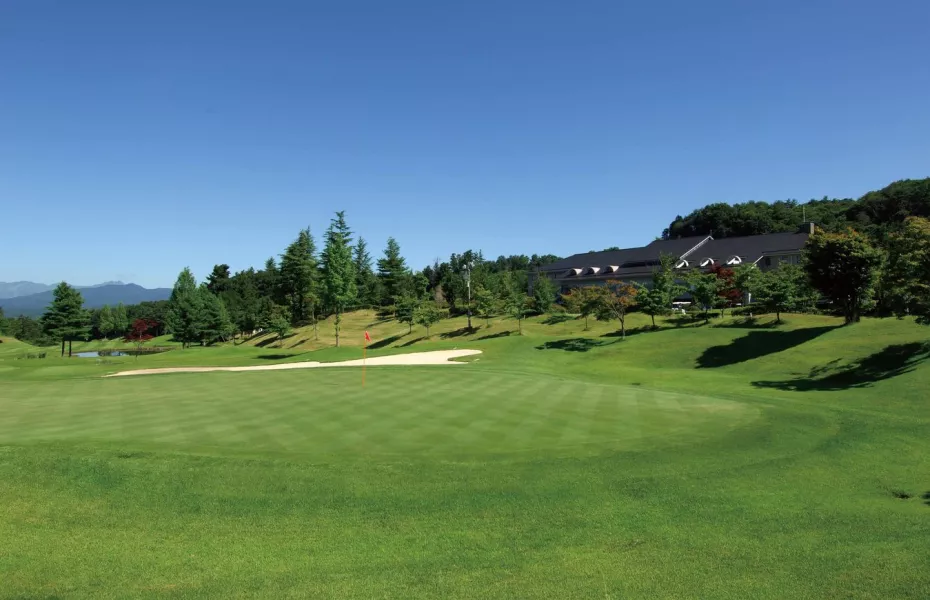 Hatsuho CC: Clubhouse