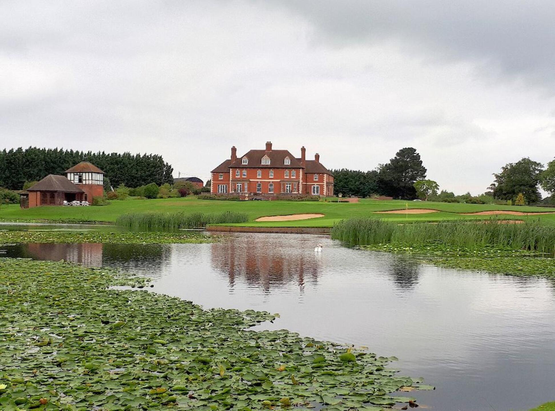 18th from lakeside (Photo submitted by t2075754367 on 08/29/2018)