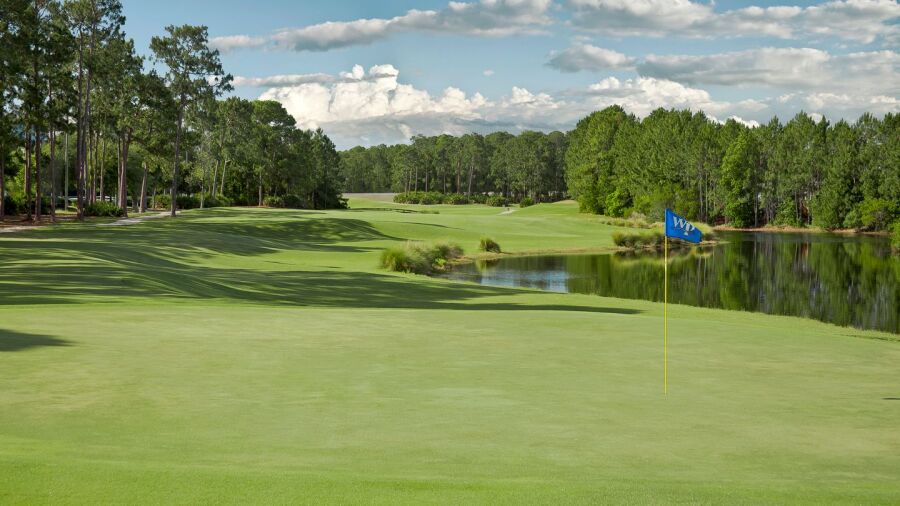 Windsor Parke GC: 16th green